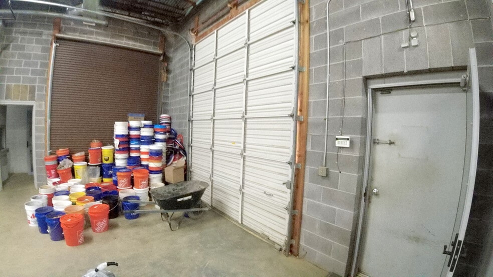 More Photos Of 3502 Overlook Cir, Knoxville Light Distribution For Sale
