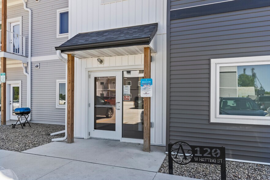 More Photos Of 120 & 124 W Hatting St, Luverne Apartments For Sale