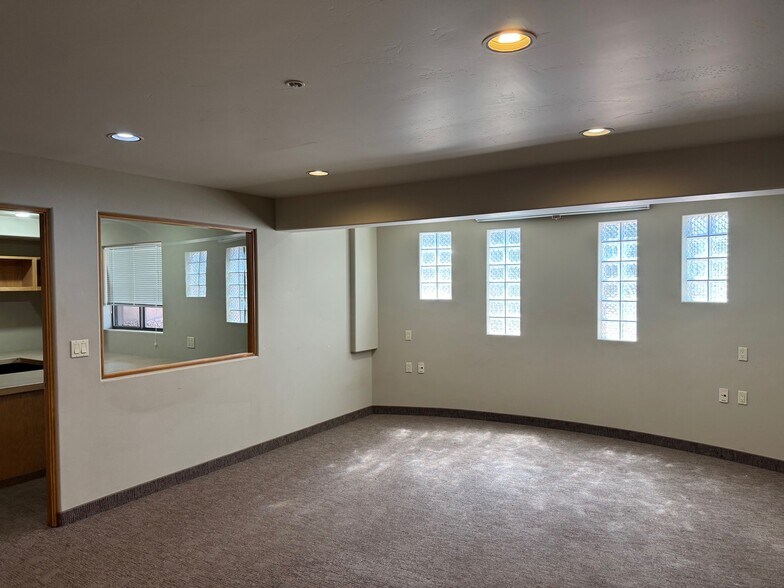 More Photos Of 75 Kallof Pl, Sedona Loft Creative Space For Lease