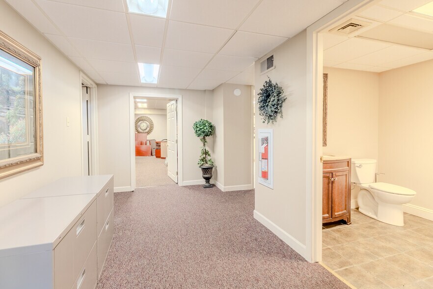 More Photos Of 2703 Mosside Blvd, Monroeville Medical For Lease