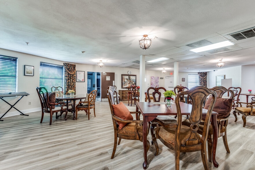 More Photos Of 1710 N McDonald St, McKinney Assisted Living For Sale