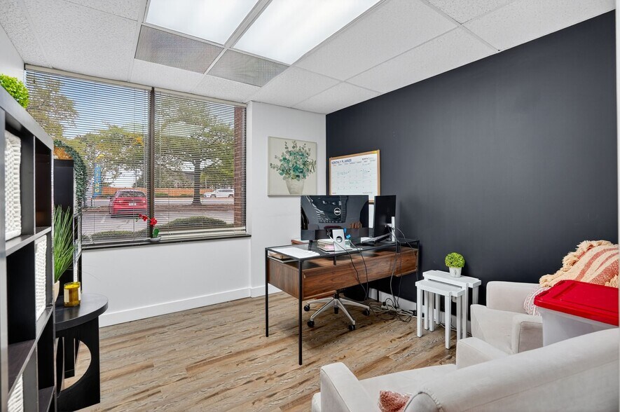 More Photos Of 2050 Old Bridge Rd, Woodbridge Medical For Sale