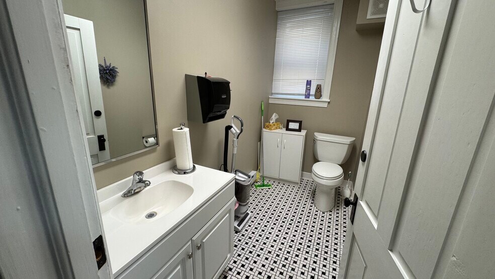 More Photos Of 312-314 W Broad St, Quakertown Office For Sale