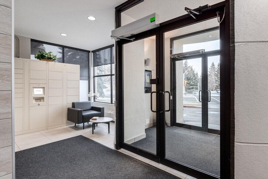 More Photos Of 2105 90 Av SW, Calgary Apartments For Lease