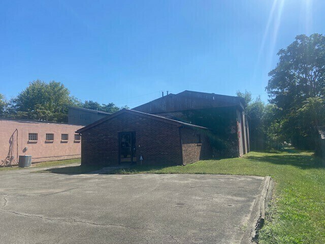 More Photos Of 2115 E 45th St, Indianapolis Light Manufacturing For Sale