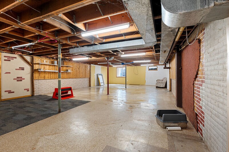 More Photos Of N5367 Mayflower Rd, Shiocton Office For Sale