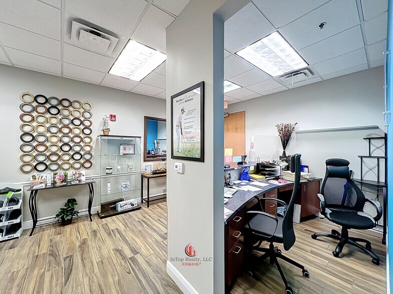 More Photos Of 1507 S Hiawassee Rd, Orlando Medical For Lease