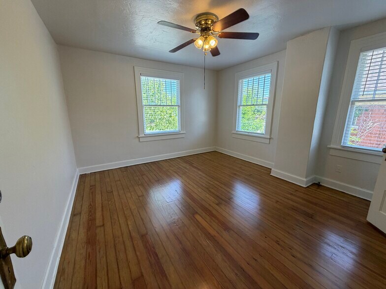 More Photos Of 1605 N Classen Dr, Oklahoma City Office Residential For Sale