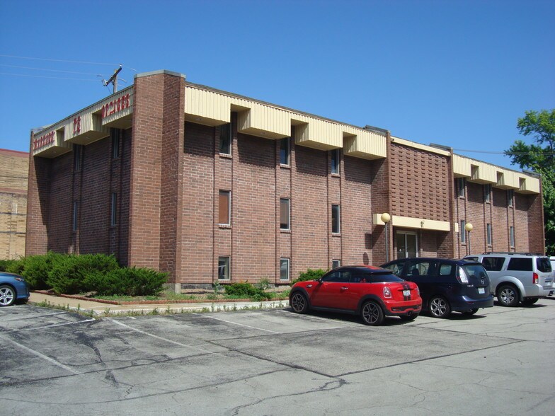 More Photos Of 6750 W 75th St, Overland Park Loft Creative Space For Lease