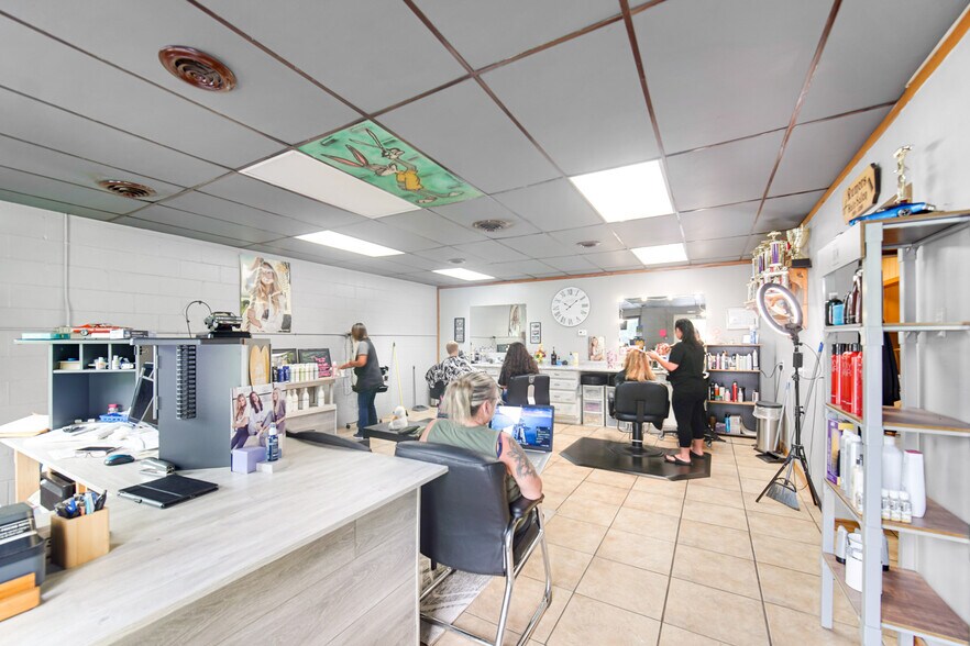 More Photos Of 0115 W State Road 10, North Judson Light Distribution For Sale