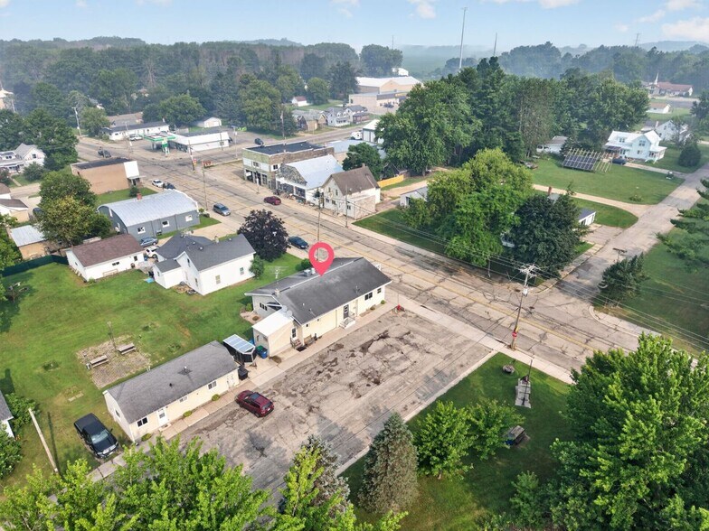 More Photos Of 133 E Main St, Embarrass Specialty For Sale