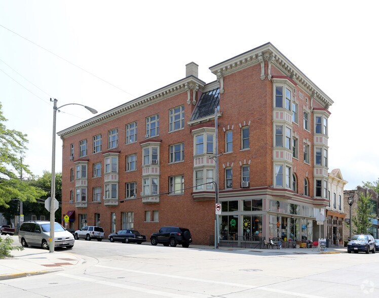 More Photos Of 900 S 5th St, Milwaukee Apartments For Sale