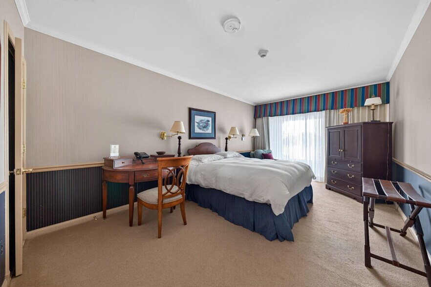More Photos Of 1461 Highway EE, Winfield Specialty For Sale