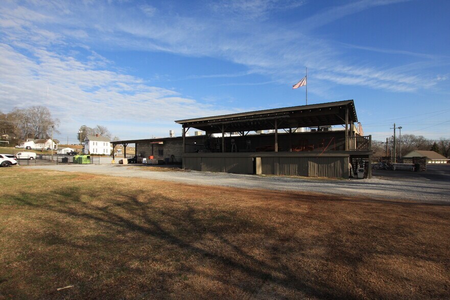 More Photos Of 217 W Elm St, Rockmart Specialty For Sale