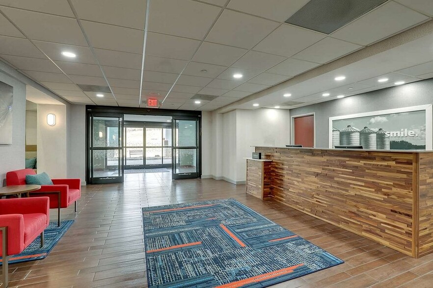 More Photos Of 5723 Heritage Crossing Dr, Glen Carbon Hotel For Sale