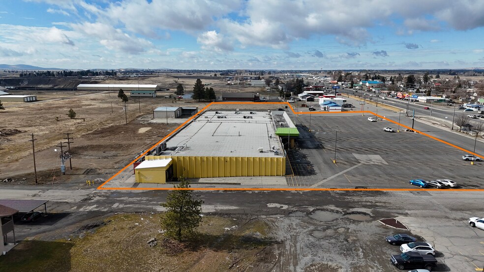 More Photos Of 12824-12825 W 14th Ave, Airway Heights Supermarket For Sale