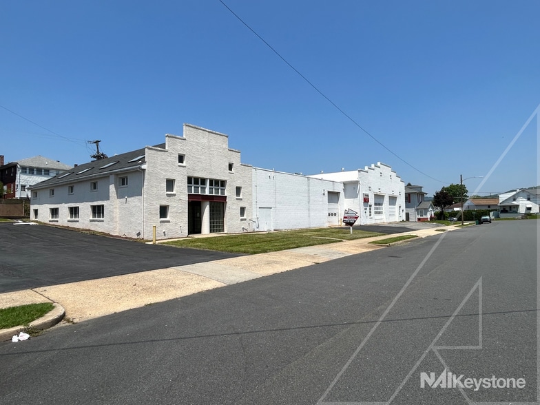 Primary Photo Of 1009 Brooke Blvd, Reading Auto Repair For Sale