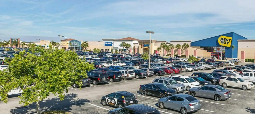 More Photos Of 4945-5049 Cleveland Ave, Fort Myers Unknown For Lease