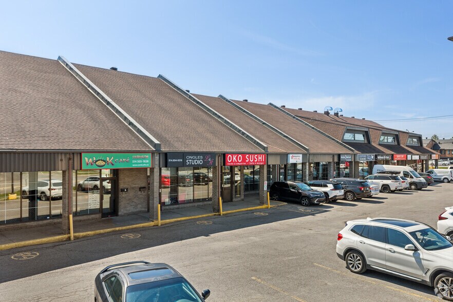 More Photos Of 100-120 Rue du Barry, Kirkland Storefront For Lease