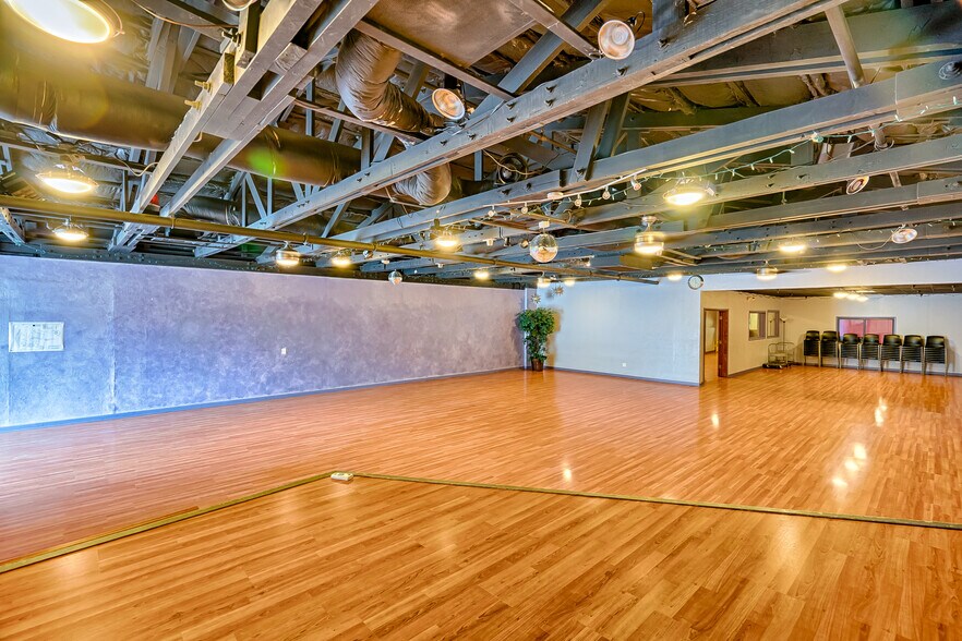 More Photos Of 417 W Santa Fe Ave, Flagstaff Flex For Sale