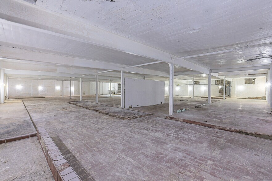 More Photos Of 6809 Belair Rd, Baltimore Freestanding For Lease