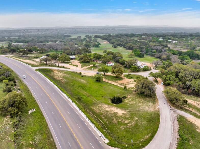 More Photos Of 123 Rocky Rd, Hye Storefront Retail Residential For Sale