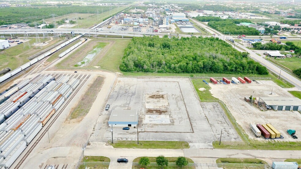 Primary Photo Of 1802 W M St, La Porte Industrial For Lease