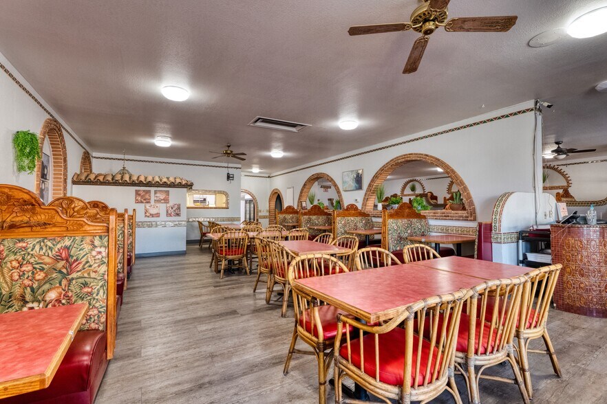 More Photos Of 225 S Toppenish Ave, Toppenish Restaurant For Sale