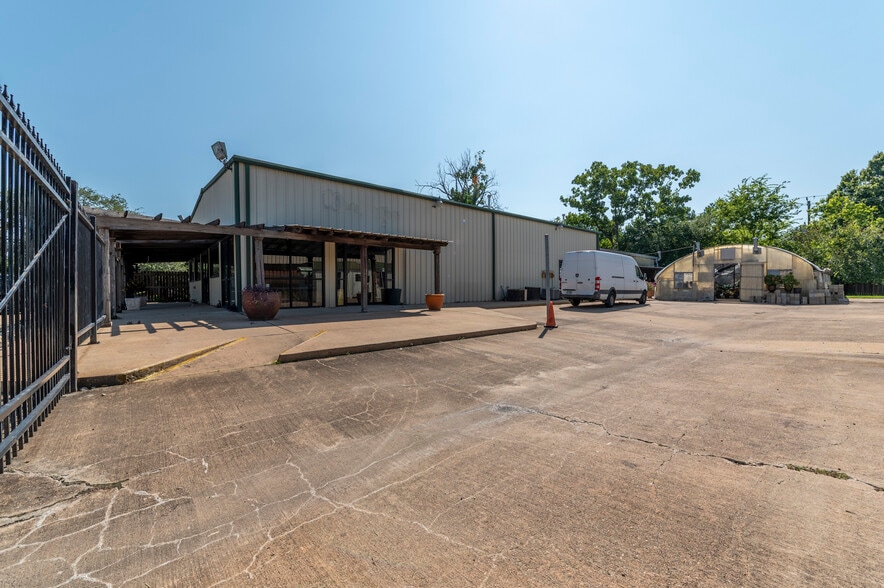 More Photos Of 2920 Dairy Ashford Rd, Houston Warehouse For Sale