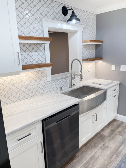 More Photos Of 1005 N Church Ave, Mulberry Medical For Lease