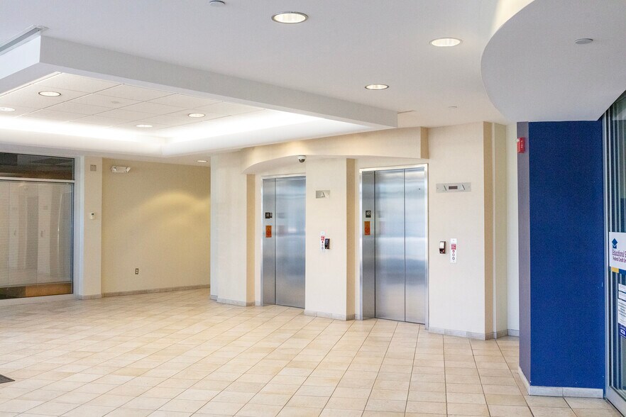 More Photos Of 15901 Frederick Rd, Rockville Office For Sale