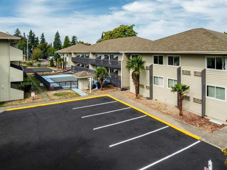 More Photos Of 8247 NE Sandy Blvd, Portland Hotel For Sale