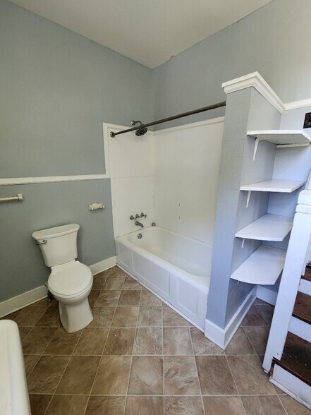 More Photos Of 432 E Main St, Gallatin Office Residential For Sale