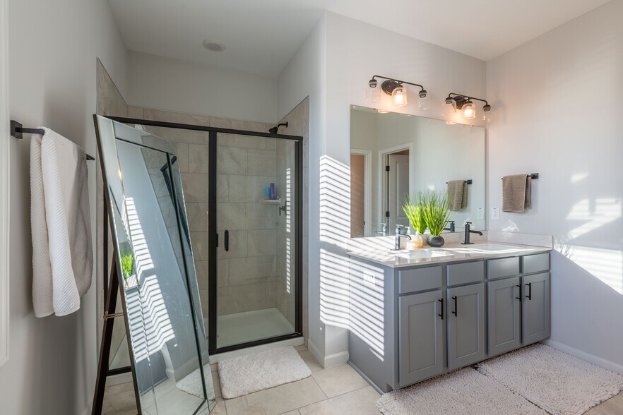 More Photos Of 1236 Shadow Shade Dr, Wake Forest Flex For Sale