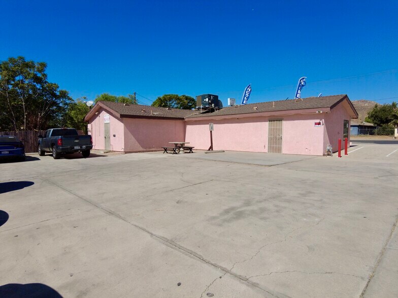 More Photos Of 8320-8322 Mission Blvd, Jurupa Valley Storefront Retail Office For Sale