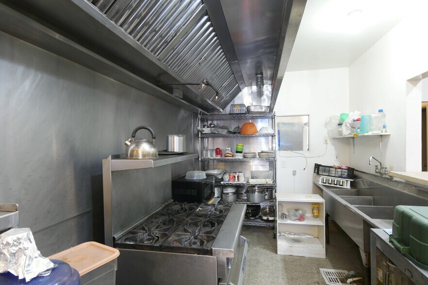 More Photos Of 111 E 5th St, Oxnard Storefront For Sale