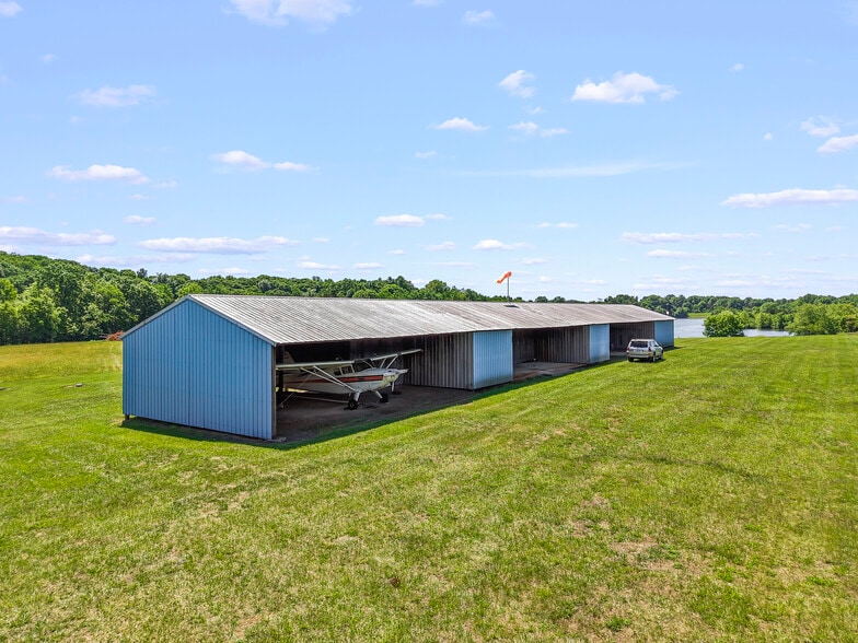 More Photos Of 249 Gilbert Rd, Mocksville Airport For Sale