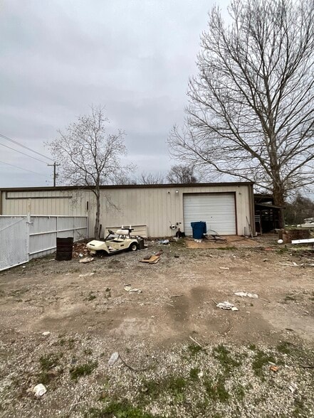 More Photos Of 609 Oak St, La Marque Warehouse For Sale