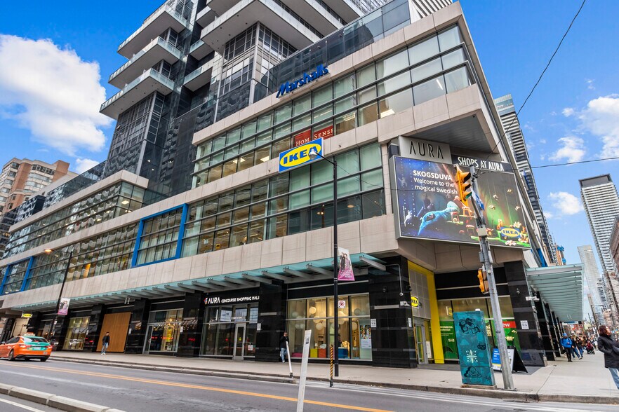 More Photos Of 384 Yonge St, Toronto Apartments For Sale