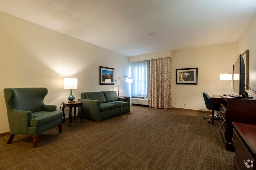 More Photos Of 2500 Coolidge Rd, East Lansing Hotel For Sale