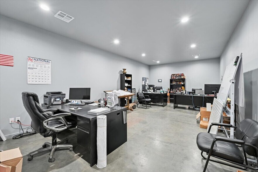 More Photos Of 22390 E 111th St, Broken Arrow Warehouse For Lease