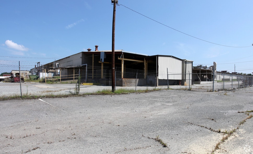 More Photos Of 2300 Old Durham Rd, Roxboro Warehouse For Lease