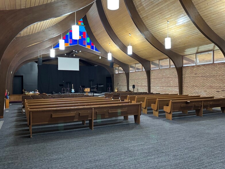 More Photos Of 961 E Maple St, Holly Religious Facility For Sale