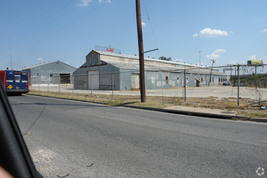 More Photos Of 540 Culebra Rd, San Antonio Manufacturing For Lease