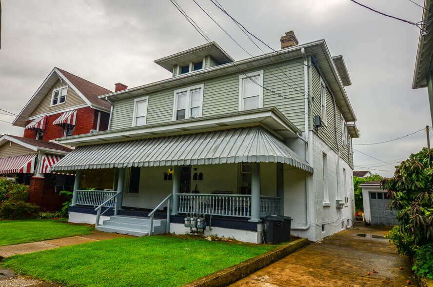 Primary Photo Of 4 Delaware Ave, Charleston Apartments For Sale