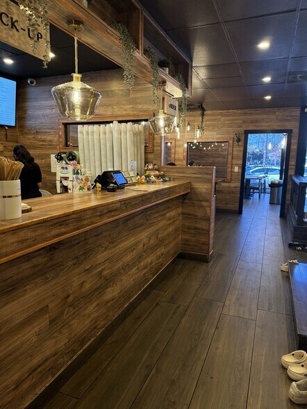 More Photos Of 1722 W 1st St, Santa Ana General Retail For Sale