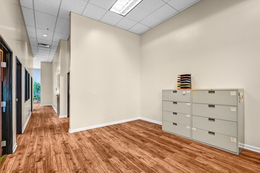 More Photos Of 863-885 N Douglas St, El Segundo Office For Sale