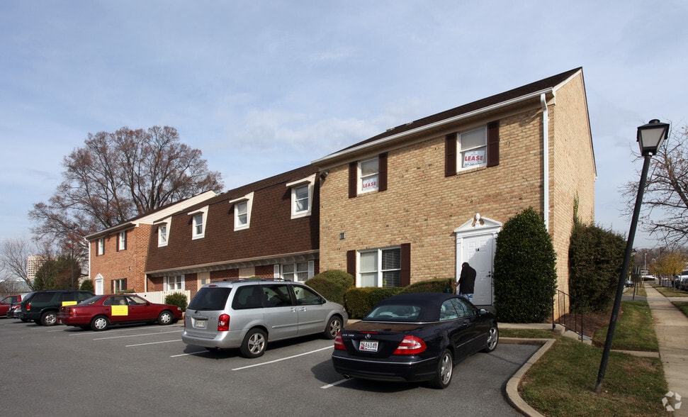 Primary Photo Of 751 Rockville Pike, Rockville Medical For Lease