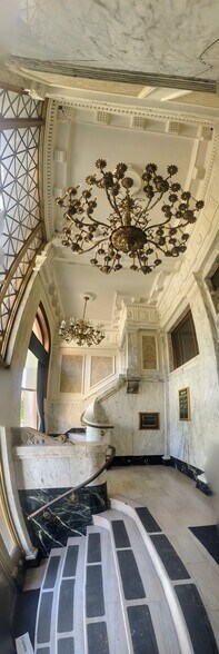 More Photos Of 301 Columbia St, Lafayette Office For Lease