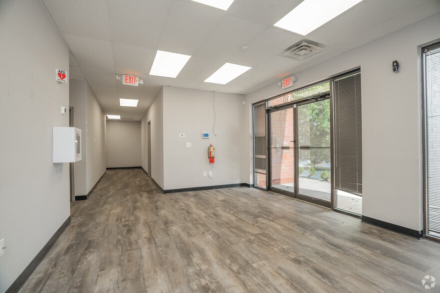 More Photos Of 1395 S Marietta Pky SE, Marietta Unknown For Lease